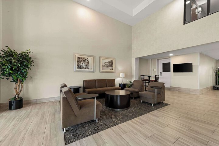 Hotel Interior 10 of 49