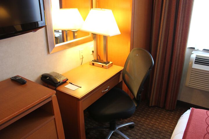 Room 21 of 40