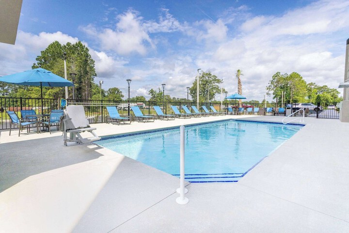 Pool 6 of 60