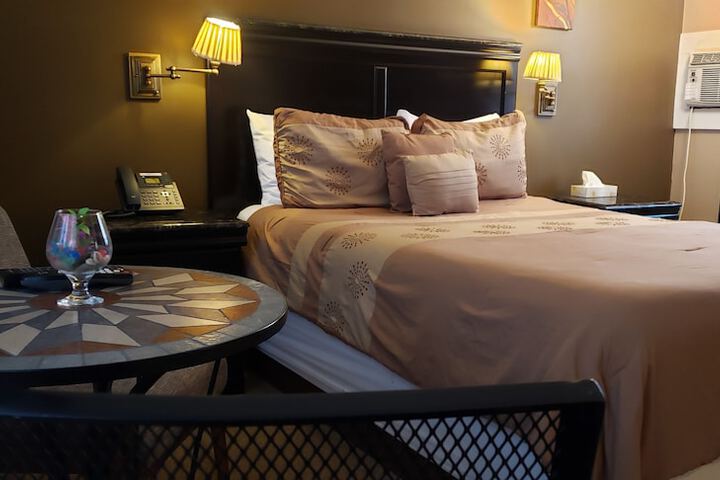 Room 15 of 29