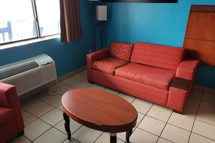 Room 15 of 36