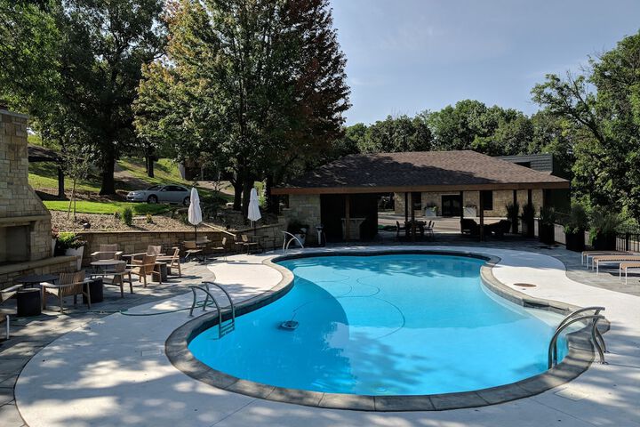 Pool 2 of 18