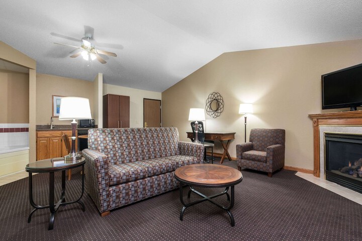 Room 8 of 22