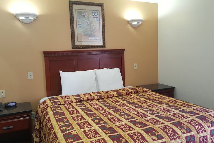 Room 20 of 33