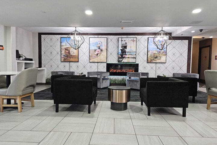 La Quinta Inn & Suites by Wyndham Deerfield Beach I-95