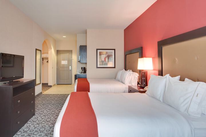 Room 12 of 27