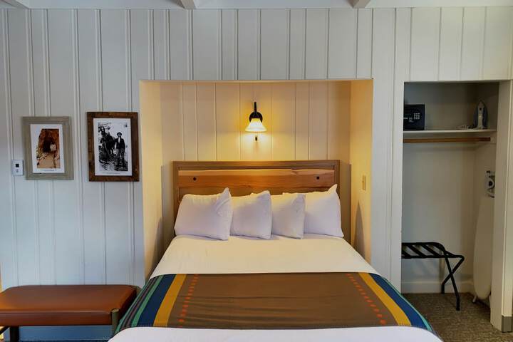 Room 15 of 24