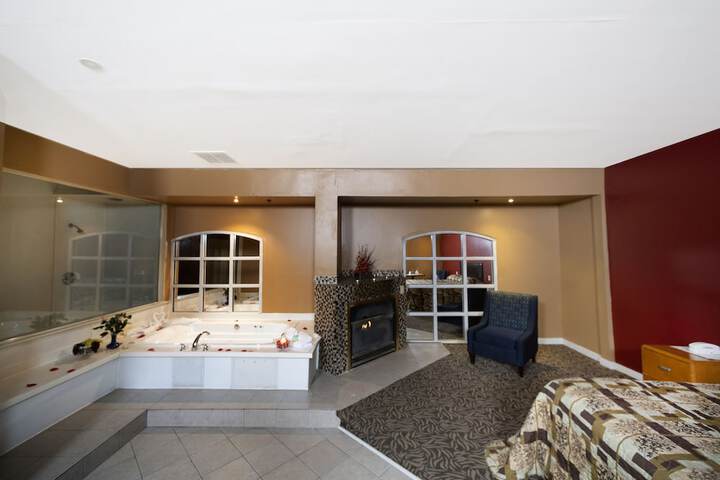 Room 6 of 15