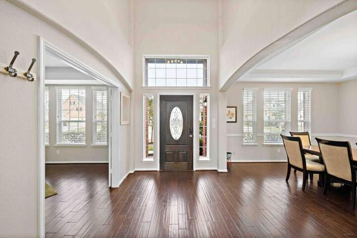 Houston House Sleeps 16~Arcade Style Game Room