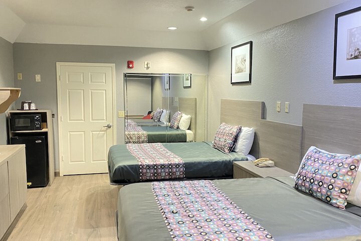 Room 26 of 64