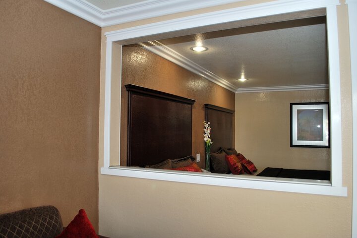 Room 17 of 26