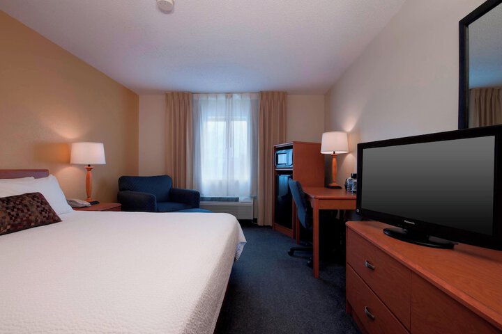 Room 17 of 28