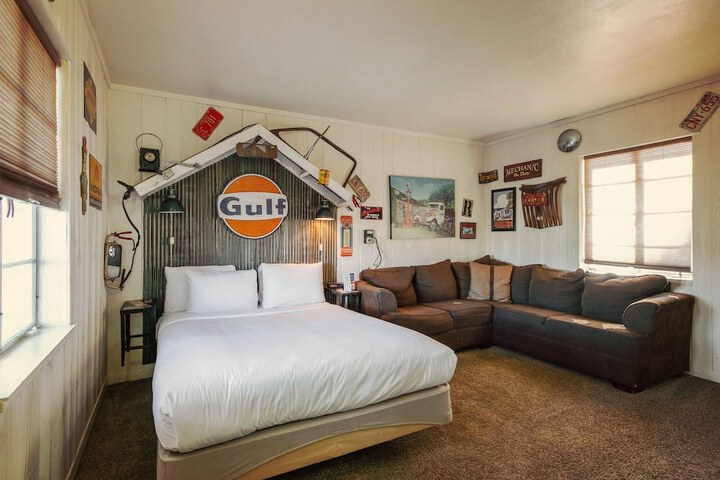 Room 17 of 54