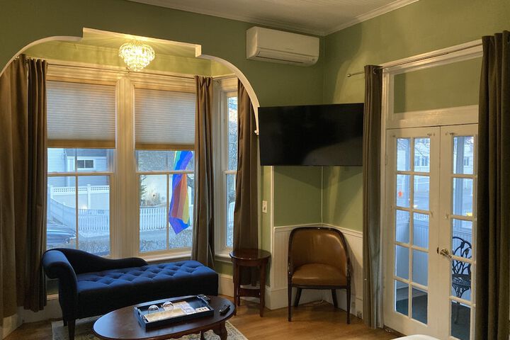 Room 46 of 65
