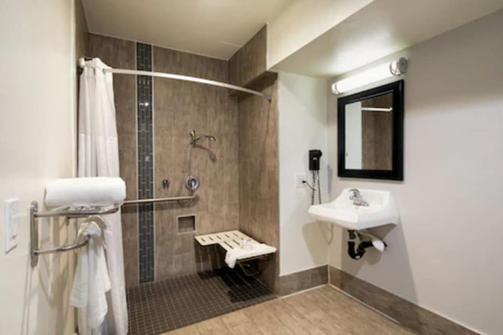 Room 20 of 37