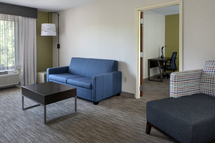 Room 19 of 39