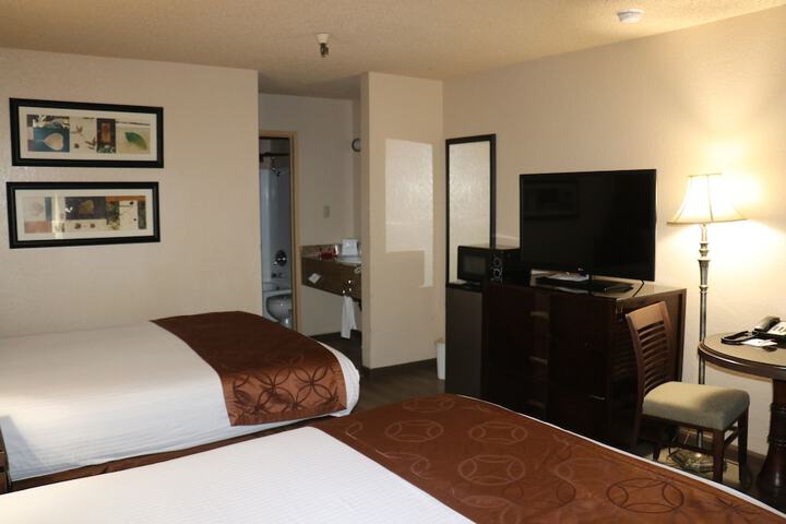 Room 13 of 16