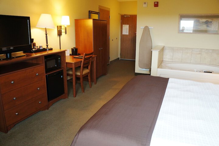 Room 33 of 61