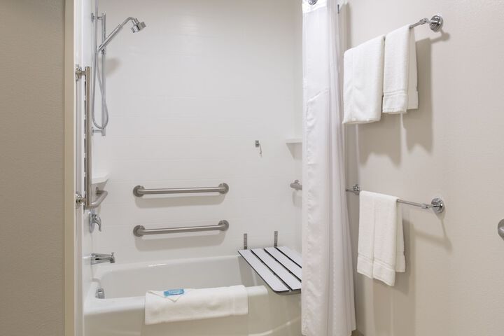 Holiday Inn Express & Suites Rapid City - Rushmore South by IHG