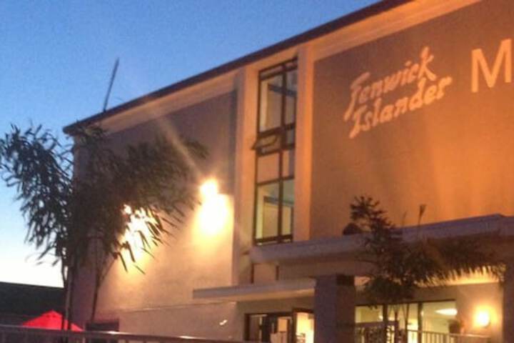 Fenwick Islander Motel