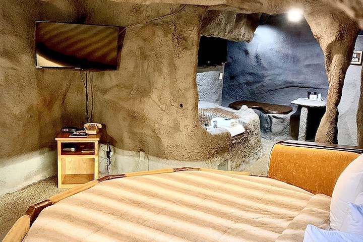Room 22 of 334