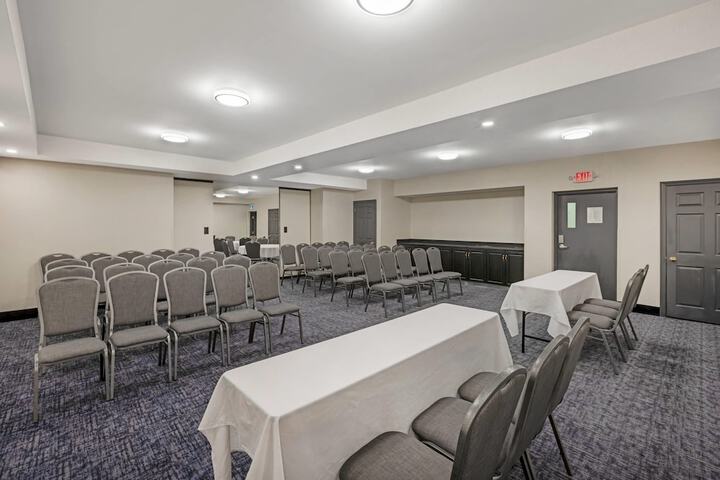Quality Inn and Suites Oakville-Mississauga