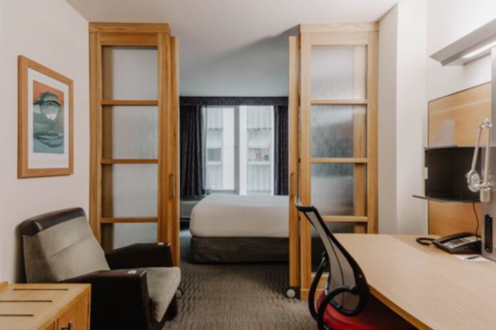 Suite 52 of 125