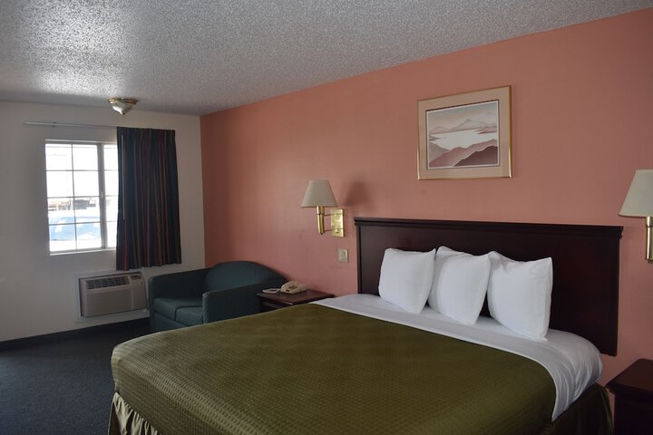 Room 6 of 17
