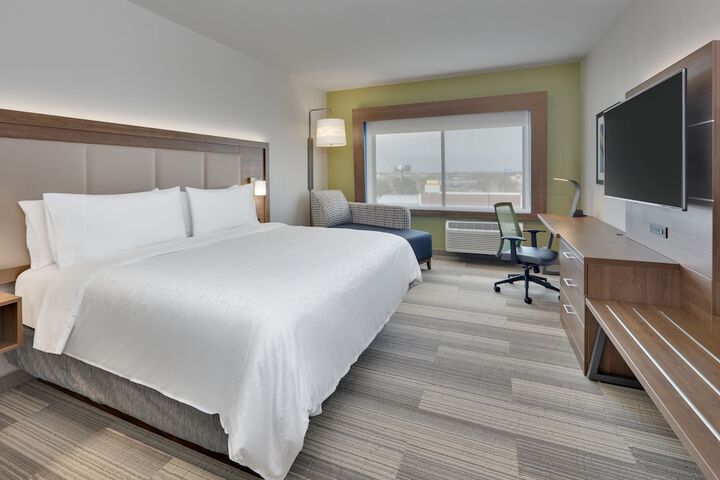 Room 16 of 33