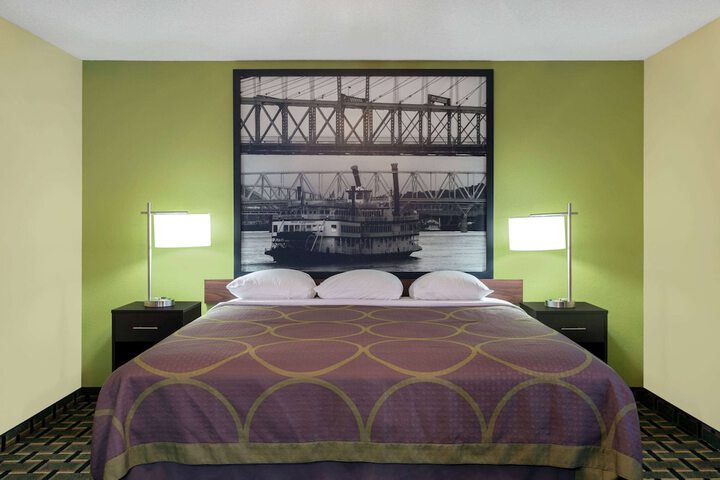 Room 7 of 15