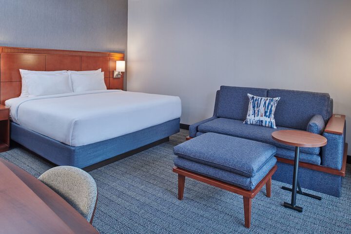 Courtyard by Marriott Detroit Livonia
