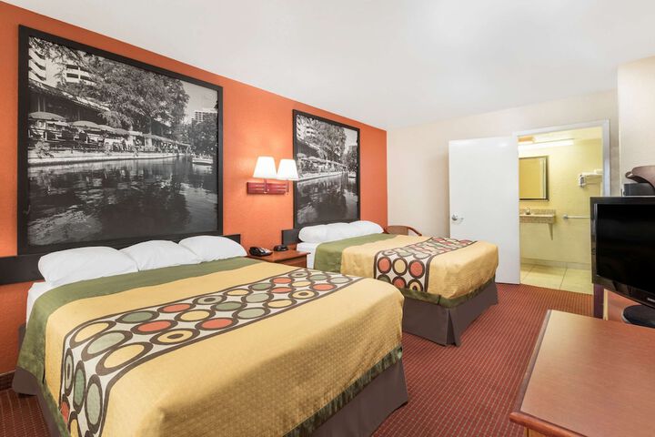 Room 7 of 15