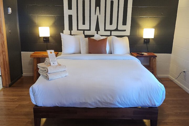 Elk Antler Inn