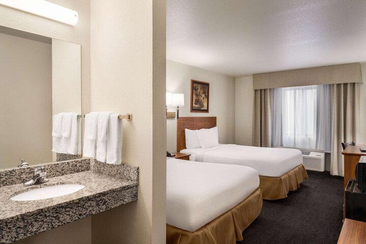 Travelodge by Wyndham Dexter