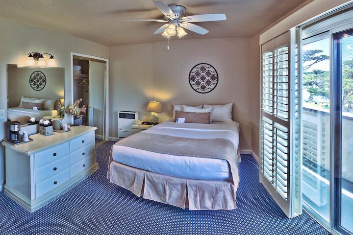 Lovers Point Inn