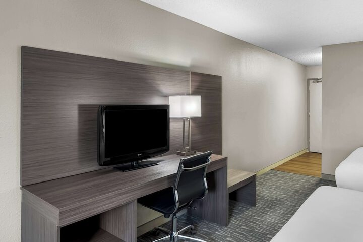 SureStay Hotel by Best Western SeaTac Airport North