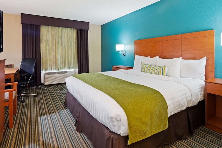 Best Western Plus Menomonie Inn & Suites