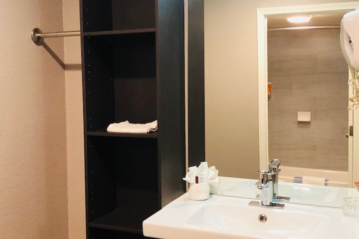 Room 20 of 46