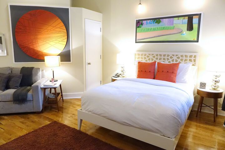 Room 32 of 81