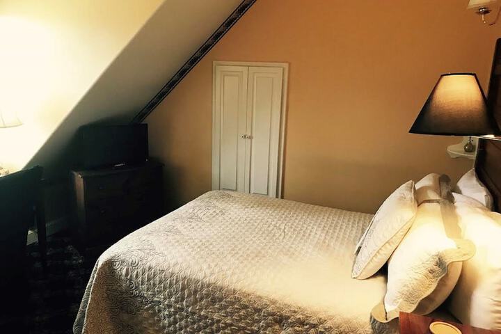 Room 95 of 144