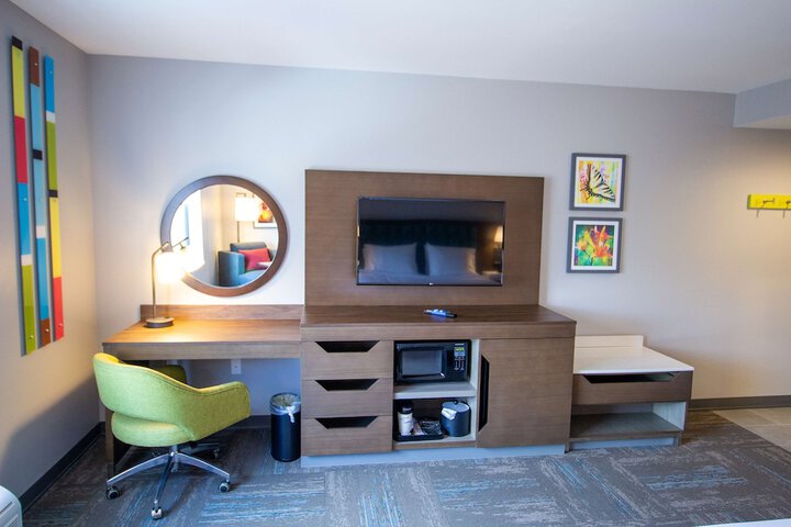 Room 21 of 40