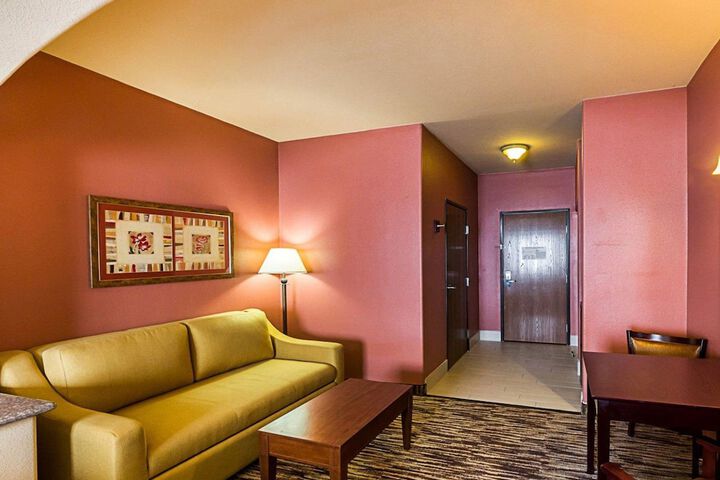 Room 12 of 32