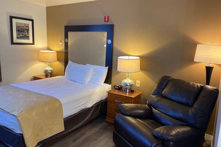 Room 8 of 24