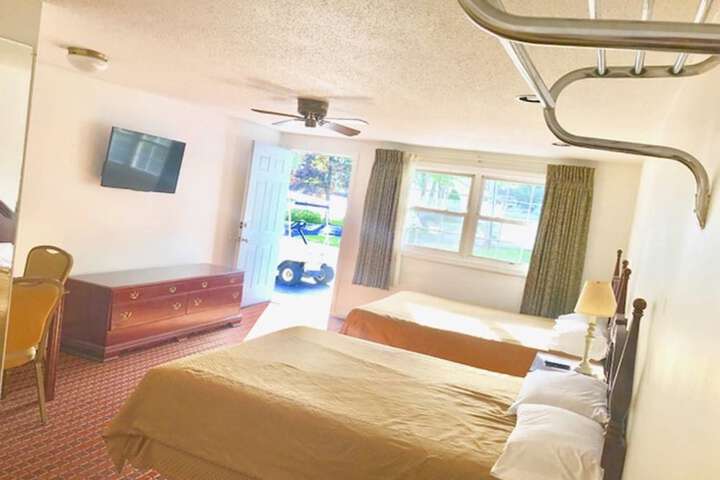 Room 52 of 71