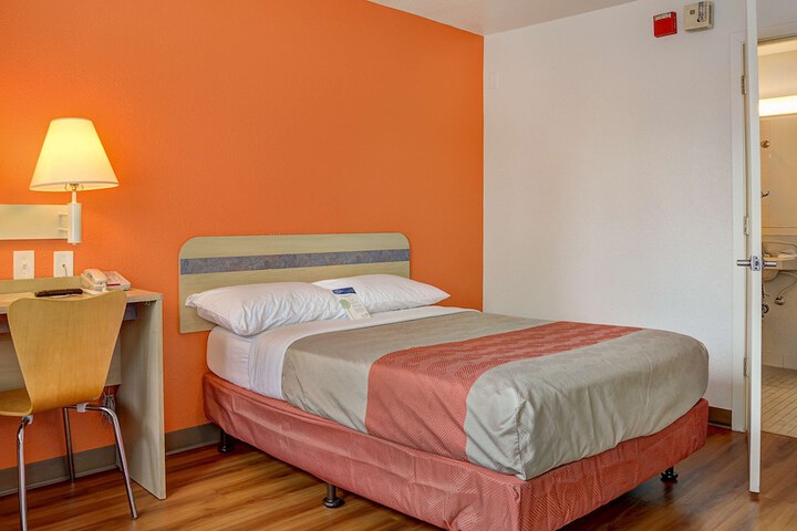 Room 15 of 31