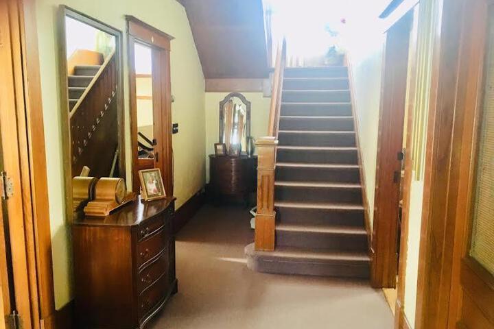 Le Petit Château Montebello B & B