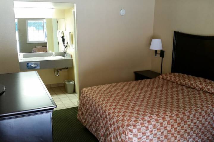 Room 8 of 19