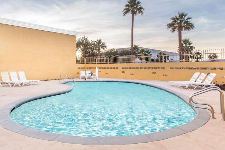 Days Inn by Wyndham Indio