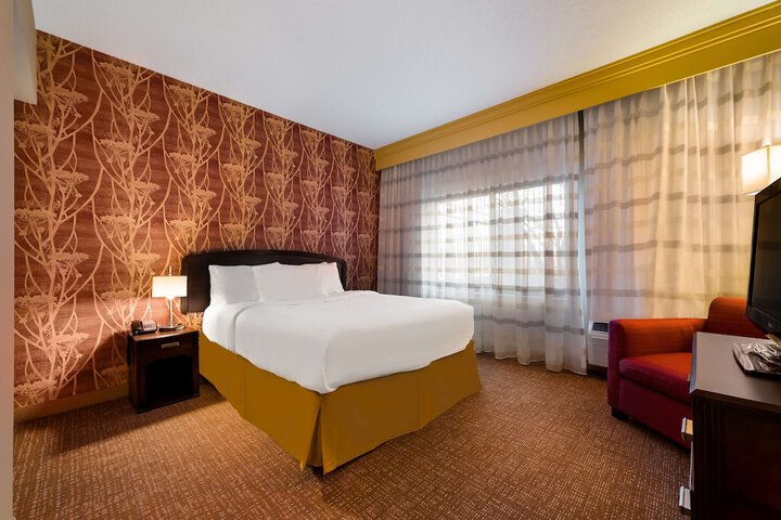 Room 35 of 48