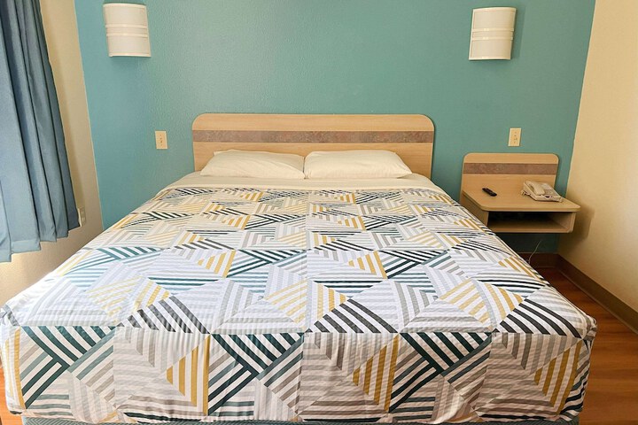 Room 15 of 15